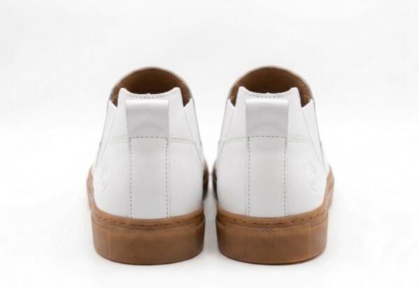 Element (White on Gum)