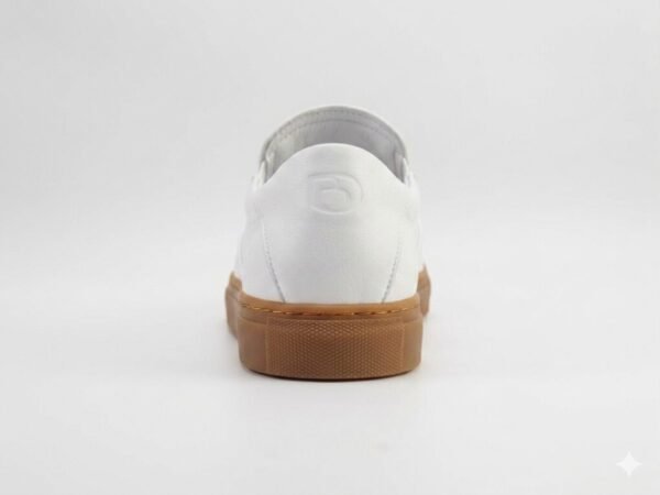 Cruise (White on Gum)